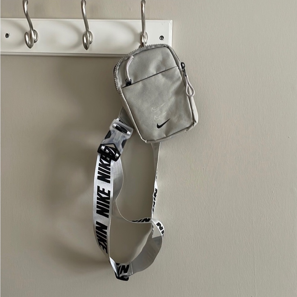 Nike crossbody